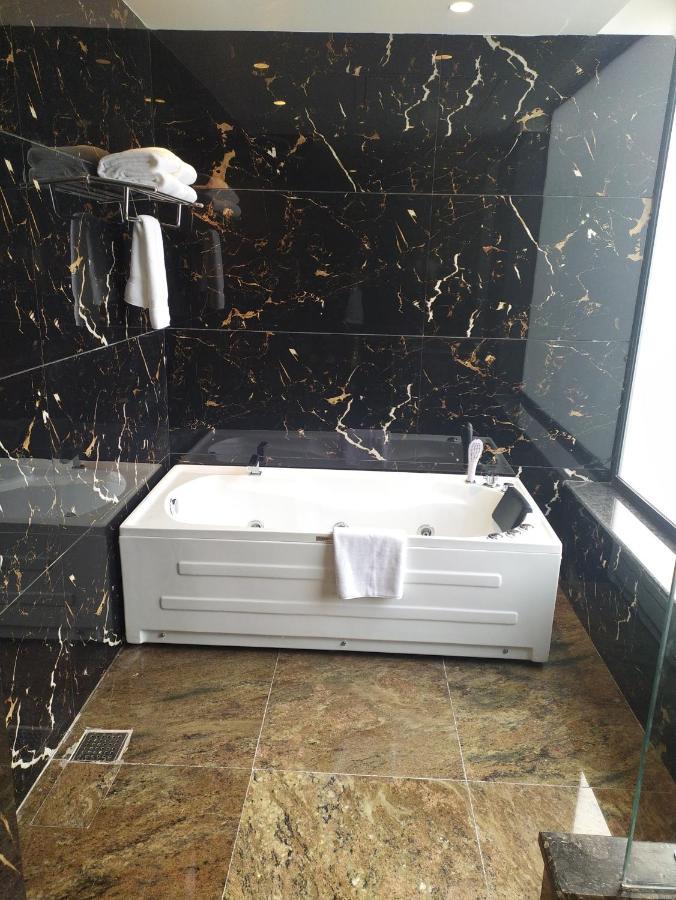 Maryland Group Hotel Zirakpur Екстер'єр фото